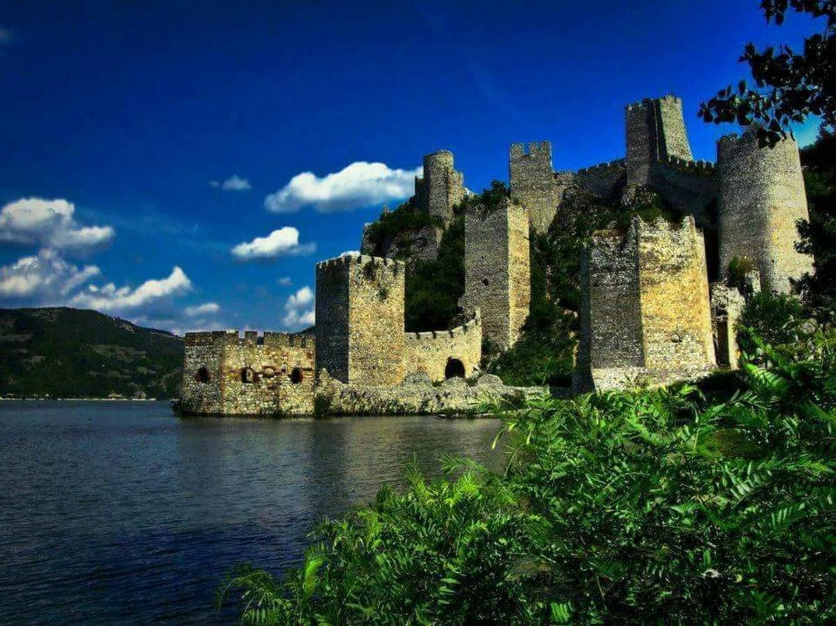 Apartments Barocco Golubac Eksteriør billede