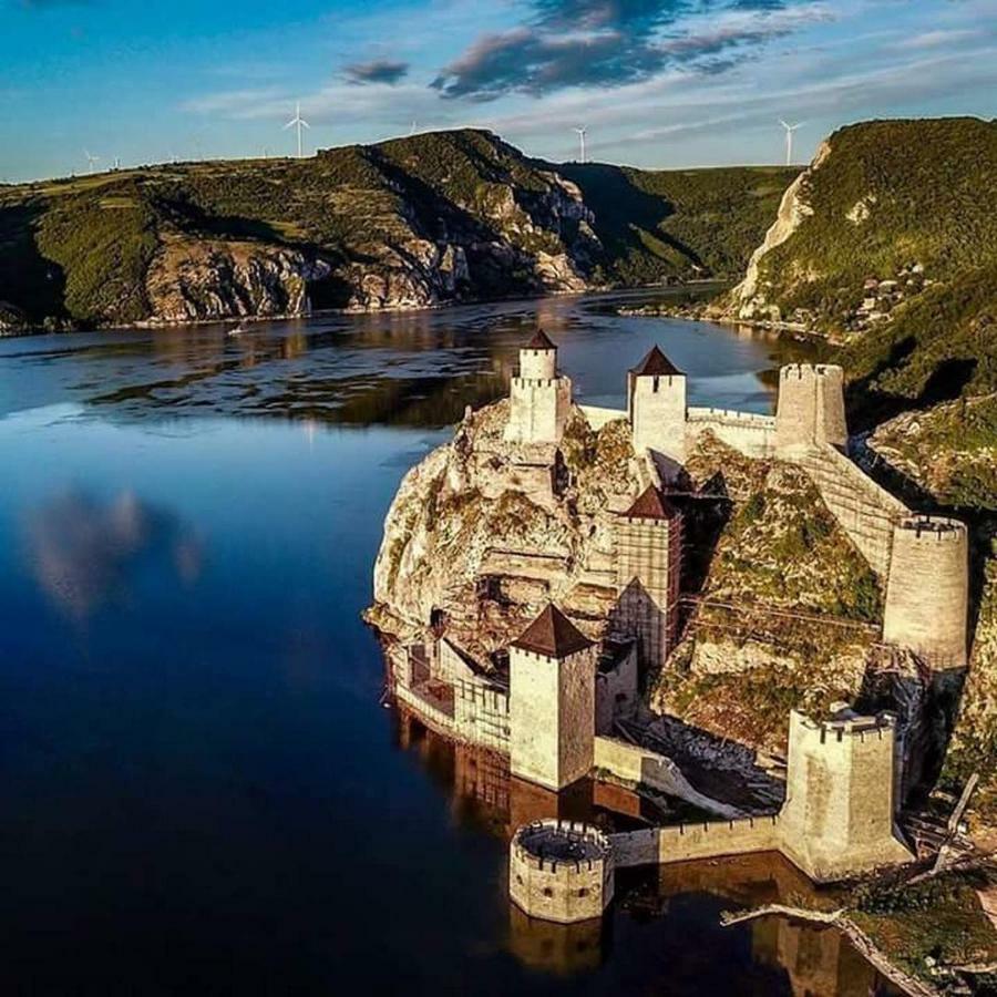 Apartments Barocco Golubac Eksteriør billede